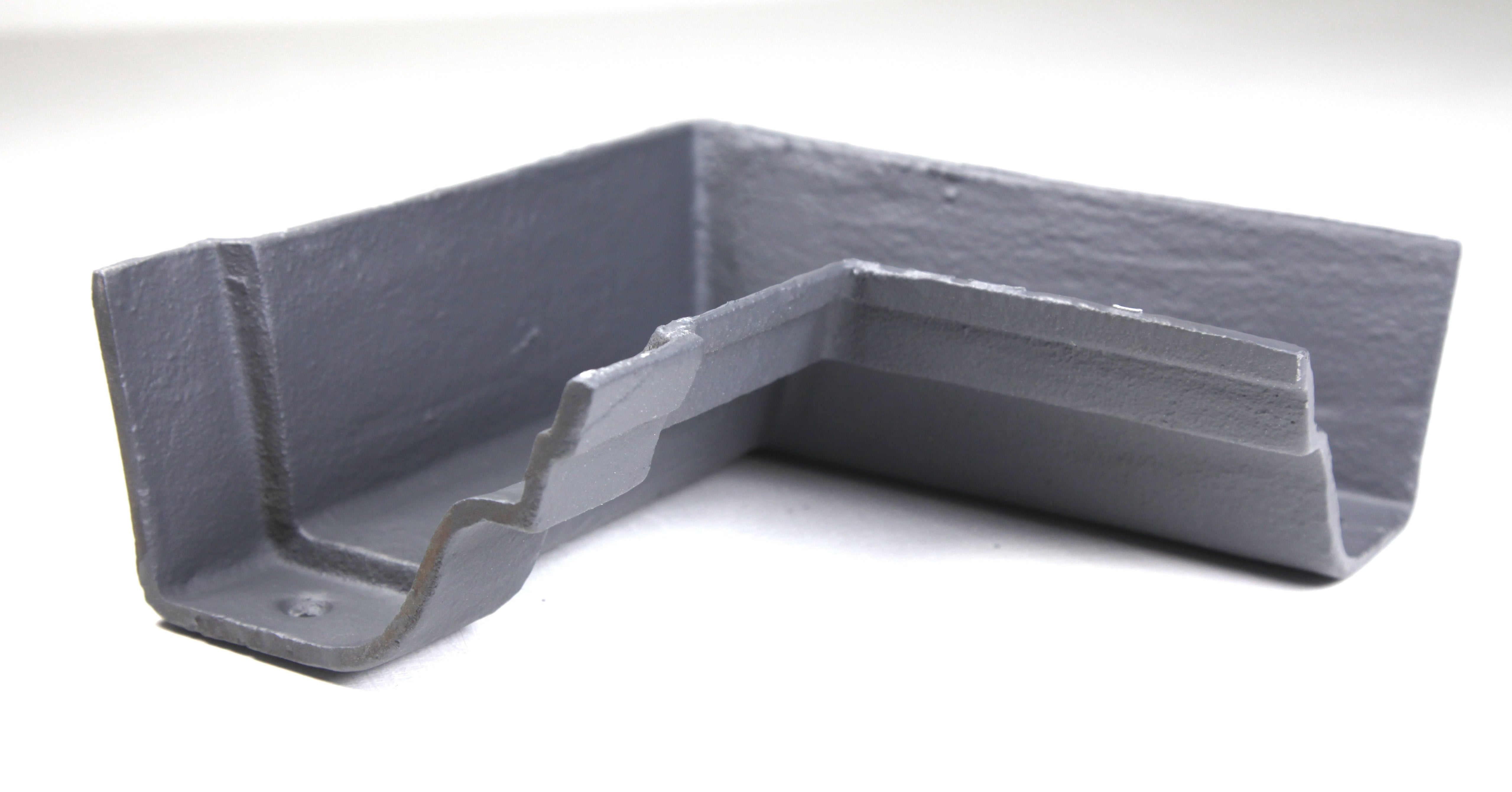 Hargreaves - Cast Iron Notts Ogee Guttering (115mm) Internal 90 Degree Angle - Aluminium Gutters Direct